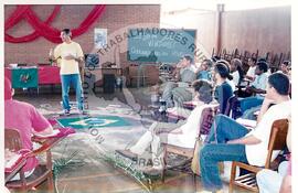 Plenária no Encontro Nacional de Militantes da Comunicação (Ribeirão Preto-SP, 02 dez. 2002) [fotografia] / Fotógrafo(a) : Leticia Barqueta. -- Ref.: BR-SPMST_MST-SN-CIN_AMP_000953-007587-ENC.