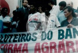 Ato em prol da reforma agrária e contra a violência no campo (Alagoas, 05 dez. 1995) [fotografia] / Fotógrafo(a) : Arquivo MST. -- Ref.: BR-SPMST_MST-SN-CIN_AMP_000496-002876-AMT.