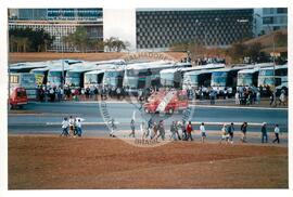 Marcha dos Cem Mil (Distrito Federal (Brasil), [sem data]) [fotografia] / Fotógrafo(a) : Luciney Martins. -- Ref.: BR-SPMST_MST-SN-CIN_AMP_001401-011255-MAC.