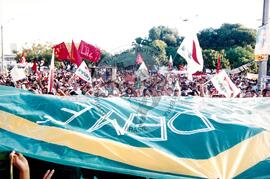 Grito dos Excluídos (Fortaleza-CE, 07 set. 1998) [fotografia] / Fotógrafo(a) : Estácio Júnior. -- Ref.: BR-SPMST_MST-SN-CIN_AMP_000514-002926-AMT.