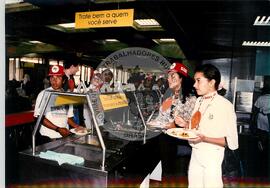 ENERA- Encontro Nacional de Educadores e Educadoras da Reforma Agrária, 1o (Distrito Federal (Brasil), jul. 1997) [fotografia] / Fotógrafo(a) : Douglas Mansur. -- Ref.: BR-SPMST_MST-SN-CIN_AMP_000960-007592-ENC.