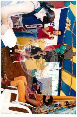 Encontro Estadual de Jovens do Campo e da Cidade, 1o (Vitória-ES, ago. 2002) [fotografia] / Fotógrafo(a) : Leticia Barqueta. -- Ref.: BR-SPMST_MST-SN-CIN_AMP_001916-014276-SJM.