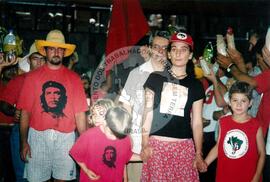 Encontro Estadual do MST, 10o (Belo Horizonte-MG, jan. 2002) [fotografia] / Fotógrafo(a) : Pascoal August. -- Ref.: BR-SPMST_MST-SN-CIN_AMP_000933-007305-ENC.