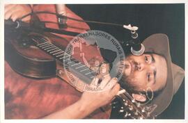 Semana Nacional de Cultura Brasileira e Reforma Agrária (Rio de Janeiro-RJ, 18 mar. 2002) [fotografia] / Fotógrafo(a) : João Laet. -- Ref.: BR-SPMST_MST-SN-CIN_AMP_001818-013498-NDT.