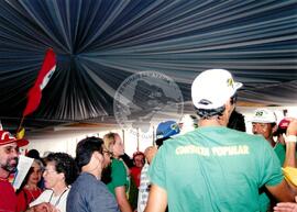 Chegada da Marcha Popular à Brasília (Brasília-DF, 07 out. 1999) [fotografia] / Fotógrafo(a) : Douglas Mansur. -- Ref.: BR-SPMST_MST-SN-CIN_AMP_001395-010953-MAC.