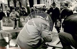 Vigília contra o Massacre de Columbiara (Rio Grande do Sul, ago. 1995) [fotografia] / Fotógrafo(a) : [sem autoria]. -- Ref.: BR-SPMST_MST-SN-CIN_AMP_000469-002722-AMT.