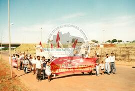 Grito da Terra (Campo Grande-MS, 1994) [fotografia] / Fotógrafo(a) : Anderson Carvalho. -- Ref.: BR-SPMST_MST-SN-CIN_AMP_000607-003452-AMT.