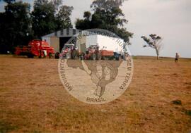 Assentamento "Nova Ramada" (Rio Grande do Sul, 12 mar. 1990) [fotografia] / Fotógrafo(a) : Ernestino Stodusti. -- Ref.: BR-SPMST_MST-SN-CIN_AMP_000177-001270-ASS.