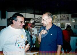 Partida de futebol entre o time do MST e do Chico Buarque (Rio de Janeiro (Estado), mar. 2000) [fotografia] / Fotógrafo(a) : Maysa Mendonça. -- Ref.: BR-SPMST_MST-SN-CIN_AMP_000805-005199-CUL.