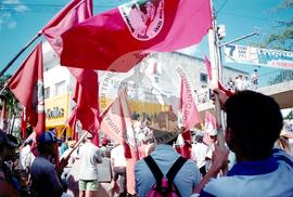 Marcha Nacional do MST (Goiânia-GO, abr. 1997) [fotografia] / Fotógrafo(a) : Arquivo MST ; Paulo P. Lima. -- Ref.: BR-SPMST_MST-SN-CIN_AMP_001407-011315-MAC.