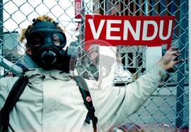 Protesto (Quebec (Canadá), 21 abr. 2001) [fotografia] / Fotógrafo(a) : Maísa Mendonça. -- Ref.: BR-SPMST_MST-SN-CIN_AMP_001057-008567-RIT.