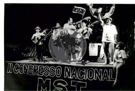 Congresso Nacional do MST, 2o (Distrito Federal (Brasil), 08 mai. 1990) [fotografia] / Fotógrafo(a) : Douglas Mansur ; Carlos Carvalho. -- Ref.: BR-SPMST_MST-SN-CIN_AMP_000703-004238-CGR.