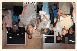 Consulta Popular (Itaci-SP, 08 dez. 1997) [fotografia] / Fotógrafo(a) : Douglas Mansur. -- Ref.: BR-SPMST_MST-SN-CIN_AMP_001950-014730-SPR.