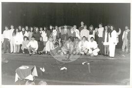 Formatura do Magistério (Santos-SP, jul. 1996) [fotografia] / Fotógrafo(a) : Douglas Mansur. -- Ref.: BR-SPMST_MST-SN-CIN_AMP_000894-006264-EDU.