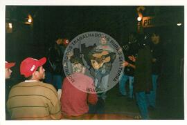 Acampamento "Parque Tropeiro" do MST (Curitiba-PR, 02 mai. 2001) [fotografia] / Fotógrafo(a) : Douglas Mansur. -- Ref.: BR-SPMST_MST-SN-CIN_AMP_000075-000607-ACP.