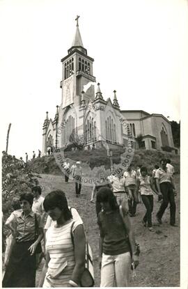 Romaria da Terra (Paraná, 27 jul. 1988) [fotografia] / Fotógrafo(a) : Douglas Mansur. -- Ref.: BR-SPMST_MST-SN-CIN_AMP_001969-015066-SPR.