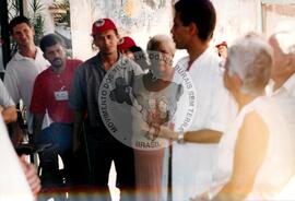 Delegação do MST em Cuba – 40º Aniversário da ANAP (Cuba, 15 mai. 1999) [fotografia] / Fotógrafo(a) : Nilton Viana. -- Ref.: BR-SPMST_MST-SN-CIN_AMP_001043-008371-RIT.