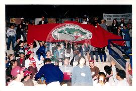Encontro de Jovens do MST UNICAMP (Campinas-SP, 02 jul. 1999) [fotografia] / Fotógrafo(a) : Douglas Mansur. -- Ref.: BR-SPMST_MST-SN-CIN_AMP_001923-014474-SJM.