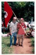 Marcha Sem Terra contra a prisão de 6 trabalhadores (São Paulo-SP, mar. 2000) [fotografia] / Fotógrafo(a) : Joaquim Duarte. -- Ref.: BR-SPMST_MST-SN-CIN_AMP_001425-011537-MAC.