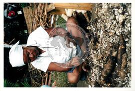 Semana Nacional de Cultura Brasileira e Reforma Agrária (Rio de Janeiro-RJ, 18 mar. 2002) [fotografia] / Fotógrafo(a) : João Laet. -- Ref.: BR-SPMST_MST-SN-CIN_AMP_001811-013100-NDT.