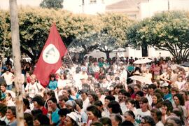 Comício/Campanha com concentração de pequenos proprietários (Santa Catarina, 1996) [fotografia] / Fotógrafo(a) : Arquivo MST. -- Ref.: BR-SPMST_MST-SN-CIN_AMP_000486-002837-AMT.