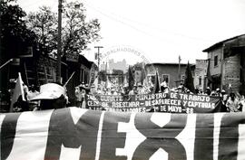 de Maio, 1o (El Salvador, 01 mai. 1988) [fotografia] / Fotógrafo(a) : Mara. -- Ref.: BR-SPMST_MST-SN-CIN_AMP_001069-008653-RIT.