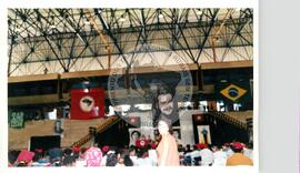 Encontro de Jovens do MST, na Ucicamp, 3o (Campinas-SP, 14 fev. 2001) [fotografia] / Fotógrafo(a) : Douglas Mansur. -- Ref.: BR-SPMST_MST-SN-CIN_AMP_000906-006907-ENJ.