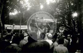 Acampamento do MST [sem identificação] (São Miguel das Missões-RS, jul. 1992) [fotografia] / Fotógrafo(a) : Debora Lerrer ; Claudemir. -- Ref.: BR-SPMST_MST-SN-CIN_AMP_000088-000704-ACP.