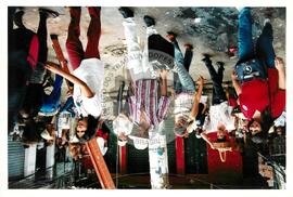 Semana Nacional de Cultura Brasileira e Reforma Agrária (Rio de Janeiro-RJ, 18 mar. 2002) [fotografia] / Fotógrafo(a) : Luciney Martins. -- Ref.: BR-SPMST_MST-SN-CIN_AMP_001813-013212-NDT.