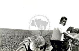 Assentamento "Fazenda Itapeva" do MST (Itapeva-SP, 1993) [fotografia] / Fotógrafo(a) : Débora Lerrer. -- Ref.: BR-SPMST_MST-SN-CIN_AMP_000346-001647-ASS.