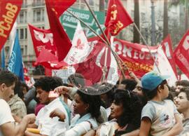 Manifestação pró Impechment - UNE E CUT (São Paulo (Estado), 25 ago. 1992) [fotografia] / Fotógrafo(a) : Juan Pezzeto. -- Ref.: BR-SPMST_MST-SN-CIN_AMP_000384-002087-AMT.