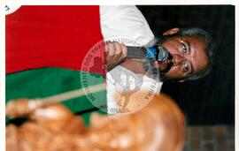 Semana Nacional de Cultura Brasileira e Reforma Agrária (Rio de Janeiro-RJ, 18 mar. 2002) [fotografia] / Fotógrafo(a) : Luciney Martins. -- Ref.: BR-SPMST_MST-SN-CIN_AMP_001823-013766-NDT.