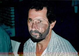 Partida de futebol entre o time do MST e do Chico Buarque (Rio de Janeiro (Estado), mar. 2000) [fotografia] / Fotógrafo(a) : Maysa Mendonça. -- Ref.: BR-SPMST_MST-SN-CIN_AMP_000805-005189-CUL.