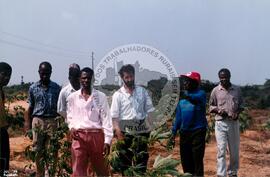 Reunião associação de camponeses (Angola, [sem data]) [fotografia] / Fotógrafo(a) : Arquivo MST. -- Ref.: BR-SPMST_MST-SN-CIN_AMP_001097-008994-RIT.