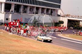 Entrega do resultado do plesbicito da ALCA atividades nacionais conjuntas (Distrito Federal (Brasil), 16 set. 2001) [fotografia] / Fotógrafo(a) : Gildo Aguiar. -- Ref.: BR-SPMST_MST-SN-CIN_AMP_000587-003373-AMT.