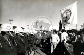 Manifestação contra a barragem de "Machadinha" (Erechim-RS, 25 jul. 1988) [fotografia] / Fotógrafo(a) : Douglas Mansur. -- Ref.: BR-SPMST_MST-SN-CIN_AMP_000457-002681-AMT.