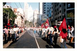 Manifestação no 1º de Maio na Praça da Sé (São Paulo-SP, 01 mai. 2000) [fotografia] / Fotógrafo(a) : Alderon Pereira Costa. -- Ref.: BR-SPMST_MST-SN-CIN_AMP_000396-002213-AMT.