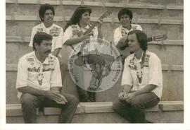 Grupo musical salvadorenho Cutumay Camones (El Salvador, set. 1985) [fotografia] / Fotógrafo(a) : Arquivo MST. -- Ref.: BR-SPMST_MST-SN-CIN_AMP_001065-008618-RIT.