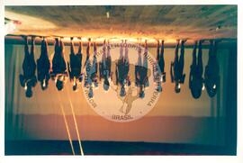 Mística de Abertura do Tribunal (Curitiba-PR, 02 mai. 2001) [fotografia] / Fotógrafo(a) : Douglas Mansur. -- Ref.: BR-SPMST_MST-SN-CIN_AMP_001917-014351-SJM.