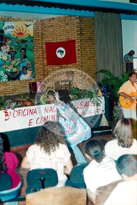 Oficina Nacional de Cultura e Comunicação (Minas Gerais, nov. 2000) [fotografia] / Fotógrafo(a) : Leticia Barqueta. -- Ref.: BR-SPMST_MST-SN-CIN_AMP_000801-005102-CUL.