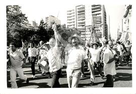 Manifestação (Porto Alegre-RS, 1992) [fotografia] / Fotógrafo(a) : Carlos Carvalho. -- Ref.: BR-SPMST_MST-SN-CIN_AMP_000466-002713-AMT.