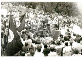 Enterro de José Dias (Paraná, 18 jul. 1990) [fotografia] / Fotógrafo(a) : Arquivo MST. -- Ref.: BR-SPMST_MST-SN-CIN_AMP_001747-012849-VPP.
