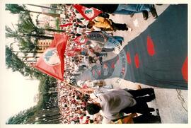 Mobilização (São Paulo-SP, 17 abr. 1988) [fotografia] / Fotógrafo(a) : Douglas Mansur. -- Ref.: BR-SPMST_MST-SN-CIN_AMP_000372-001823-AMT.