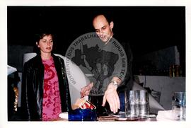 Leilão das peças da COOPEMARE (São Paulo (Estado), 24 nov. 1999) [fotografia] / Fotógrafo(a) : Fernando Braga. -- Ref.: BR-SPMST_MST-SN-CIN_AMP_000756-005013-CSS.