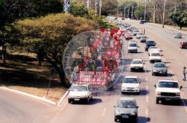 Entrega do resultado do plesbicito da ALCA atividades nacionais conjuntas (Distrito Federal (Brasil), 16 set. 2001) [fotografia] / Fotógrafo(a) : Gildo Aguiar. -- Ref.: BR-SPMST_MST-SN-CIN_AMP_000587-003361-AMT.