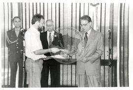 Audiência com o presidente Fernando Henrique Cardoso (Distrito Federal (Brasil), mai. 1995) [fotografia] / Fotógrafo(a) : Douglas Mansur. -- Ref.: BR-SPMST_MST-SN-CIN_AMP_000632-003594-ARV.