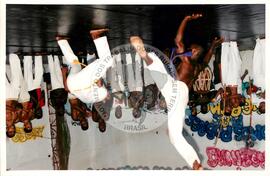 Semana Nacional de Cultura Brasileira e Reforma Agrária (Rio de Janeiro-RJ, 18 mar. 2002) [fotografia] / Fotógrafo(a) : João Laet. -- Ref.: BR-SPMST_MST-SN-CIN_AMP_001810-013084-NDT.