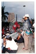 Marcha Sem Terra contra a prisão de 6 trabalhadores (São Paulo-SP, mar. 2000) [fotografia] / Fotógrafo(a) : Joaquim Duarte. -- Ref.: BR-SPMST_MST-SN-CIN_AMP_001425-011530-MAC.