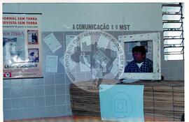 Encontro Estadual do Setor de Comunicação do MST – Centro de Capacitação Canudos no Assentamento "Quissamã" do MST (Sergipe, 07 dez. 2002) [fotografia] / Fotógrafo(a) : Leticia Barqueta. -- Ref.: BR-SPMST_MST-SN-CIN_AMP_001021-007922-ENC.