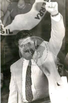 Congresso Nacional do MST, 2o (Distrito Federal (Brasil), 08 mai. 1990) [fotografia] / Fotógrafo(a) : Carlos Carvalho ; Douglas Mansur. -- Ref.: BR-SPMST_MST-SN-CIN_AMP_000702-004207-CGR.